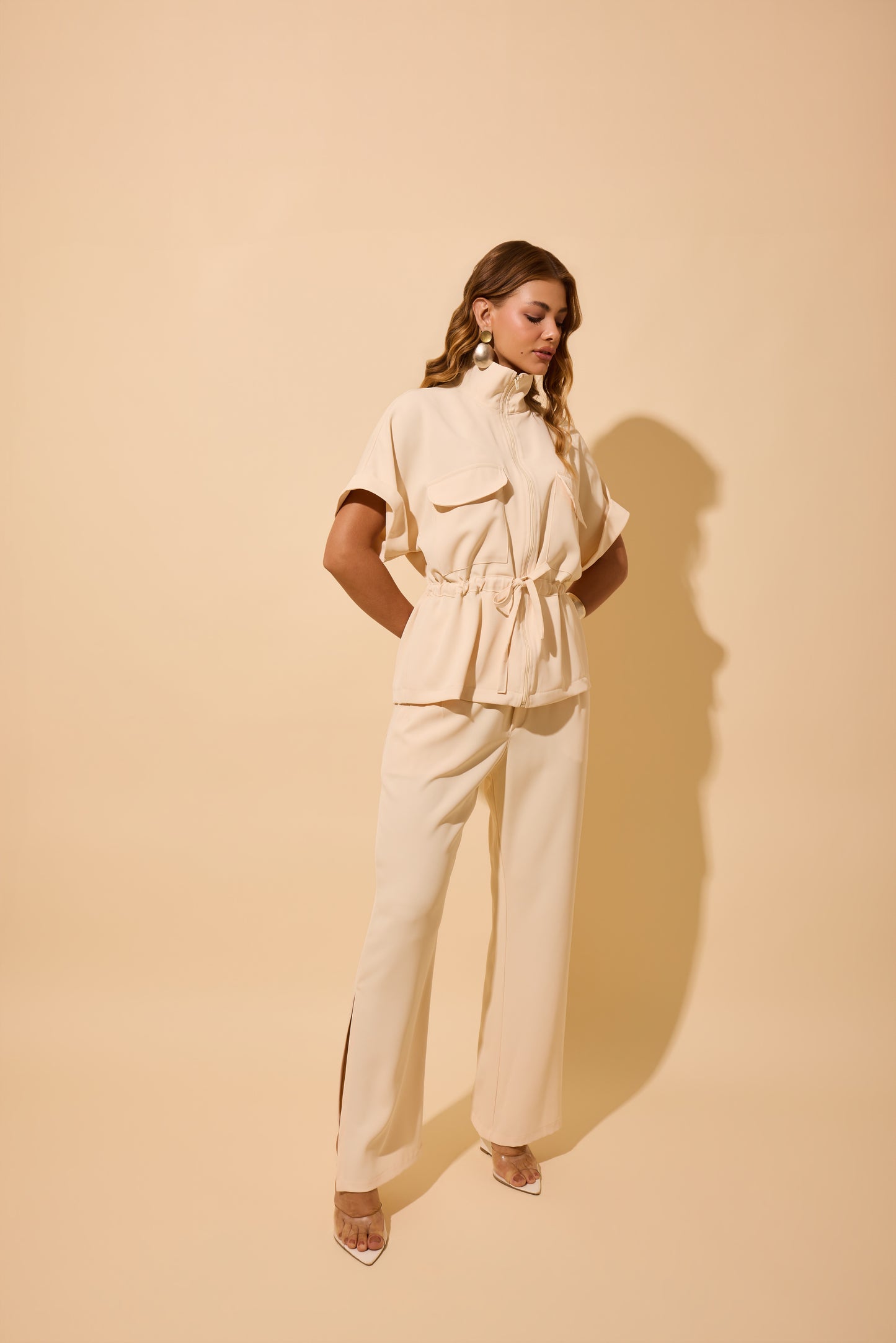 CALÇA MAGGY / CALÇA ALFAIATARIA COM FENDA BARRA